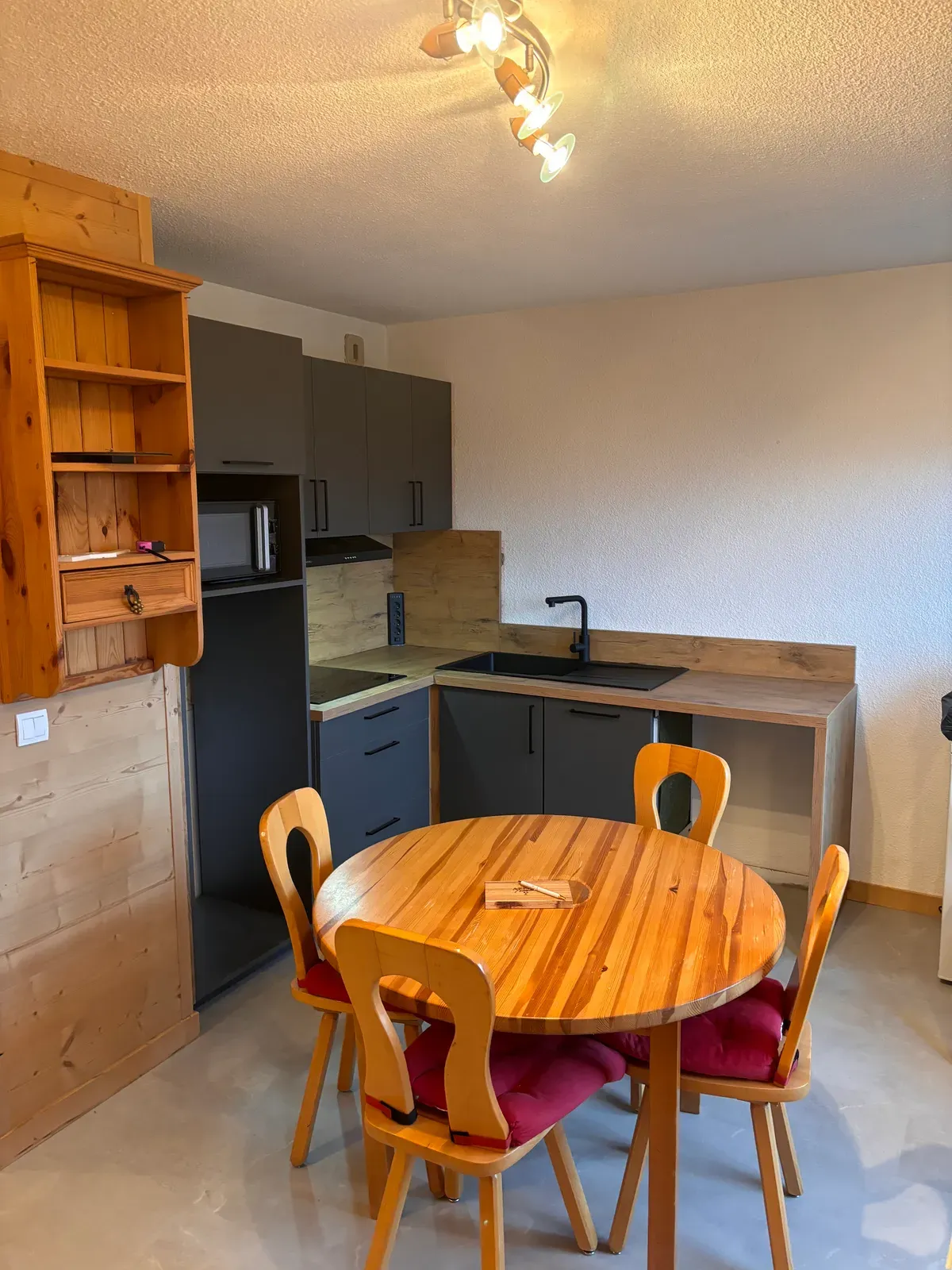 Mobilier bois sur-mesure fabriqué dans l'atelier Rob'Art