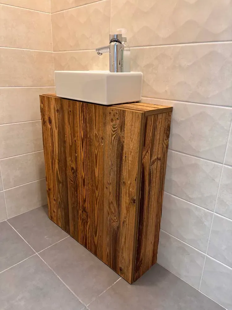 Meuble vasque de salle de bain en bois brut sur-mesure, Rob'Art
